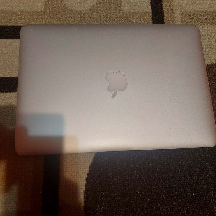 Apple Macbook air A1369