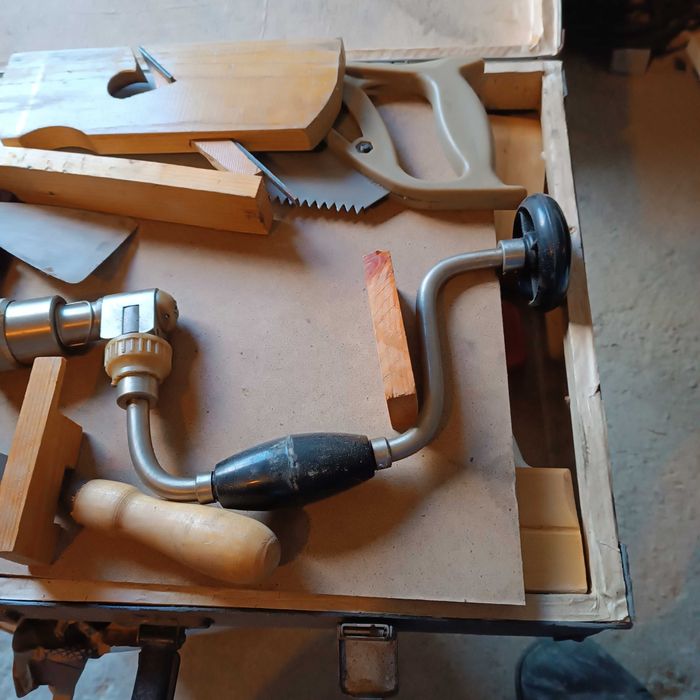 Дърводелски ръчен комплект с инструменти