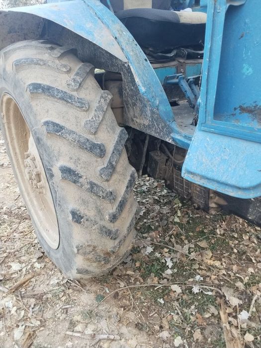 Belarus MTZ80 clacc markat 55 sotiladi