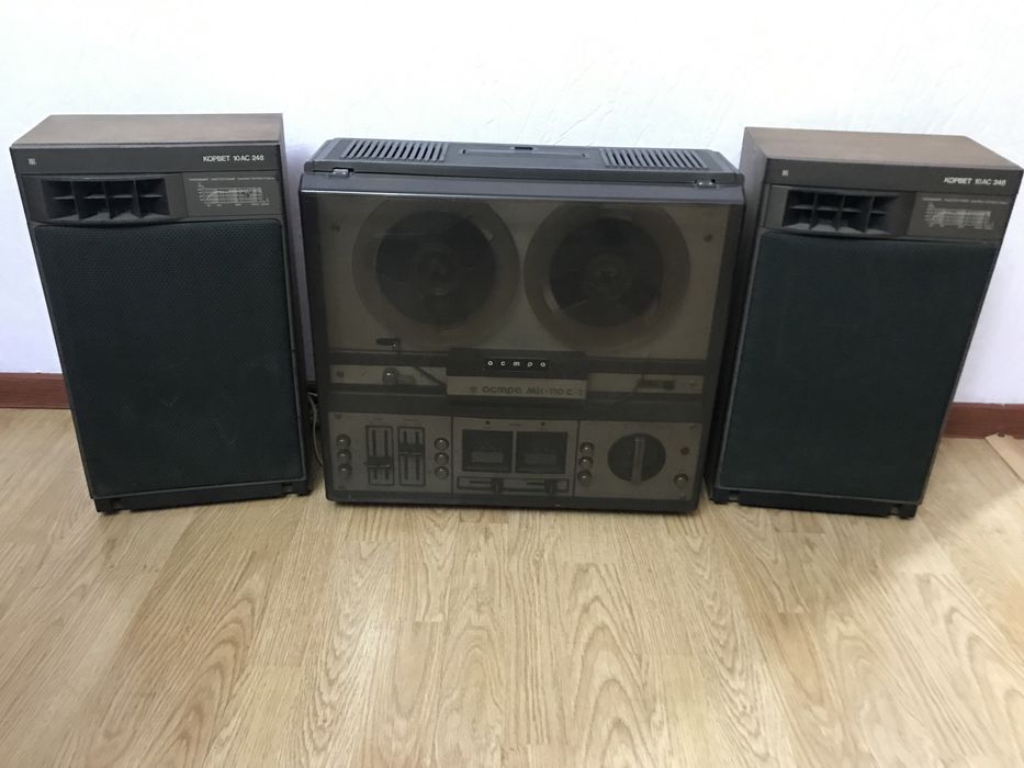 Магнитофон катушечный "Астра"