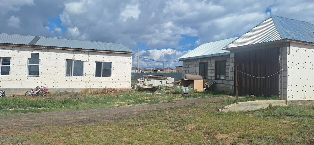 Дом с гаражом на кунгей