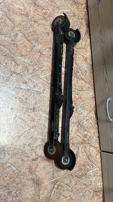 Продам лыжи ролеры и ботинки