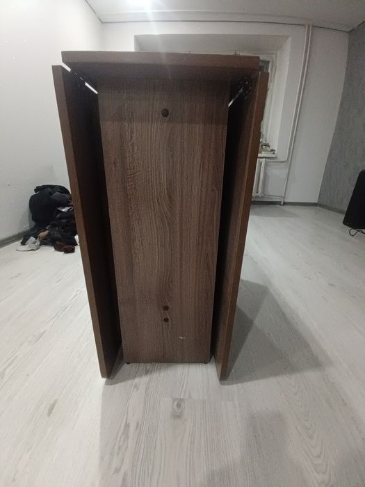 Стол книжка.        ..