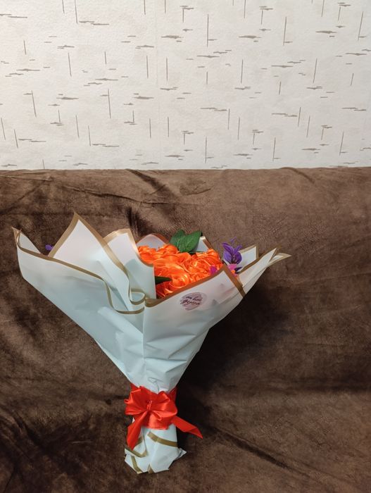 Розы из атласной ленты