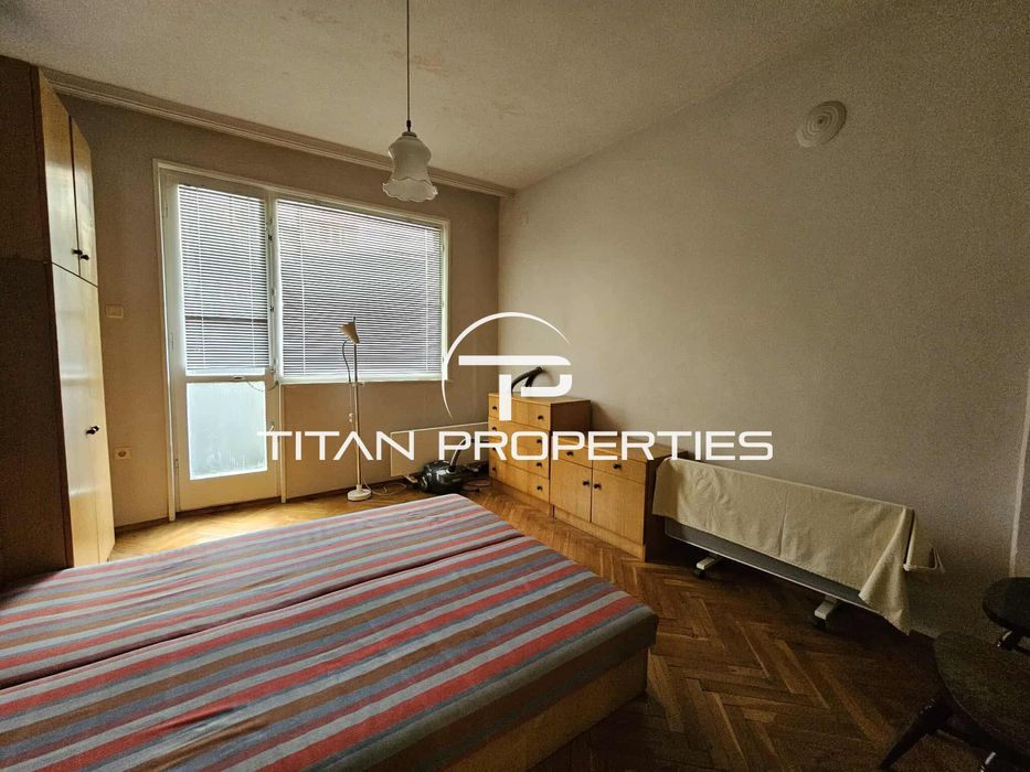 Четиристаен апартамент, под наем, Център