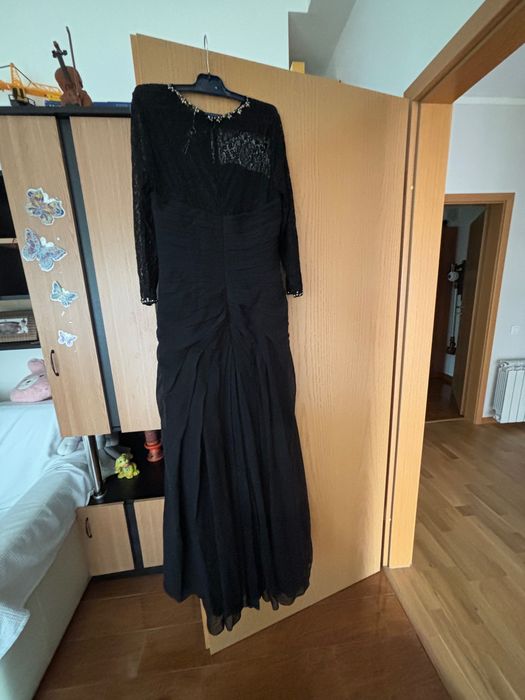 Rochie neagra lunga eleganta din voal si dantela fina.