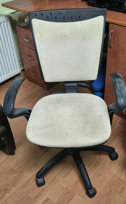 Birou calculator cu scaun ergonomic