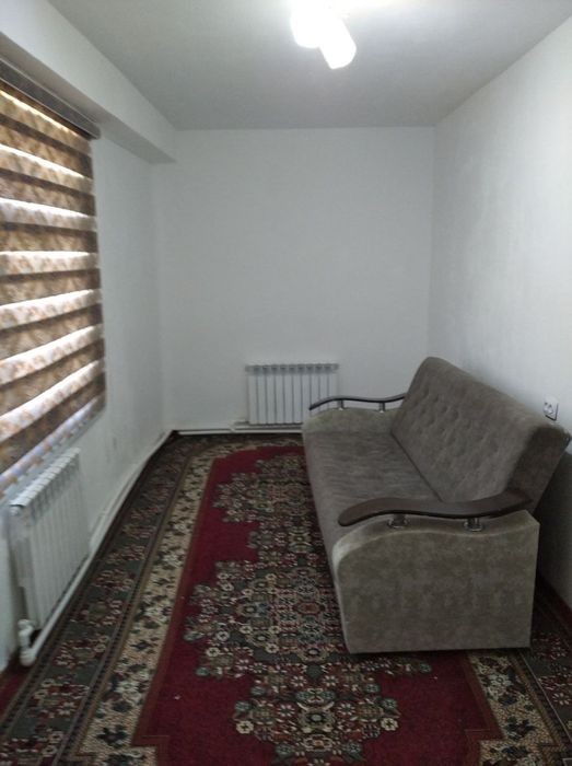 Сдам 2х комн. кв. около м.Шахристан. Маклерам: Не беспокоить!