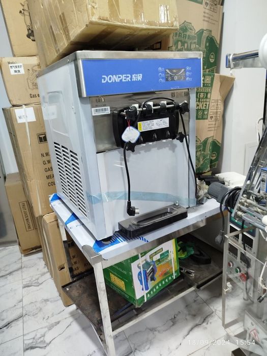 Freezer marojni apparati muz qaymoq  apparati avtomatik Professional U