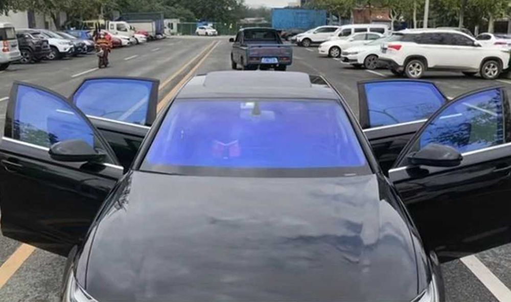 Хамелеоново фолио за автомобилни стъкла 60 % - 1.52м х 1 метър.