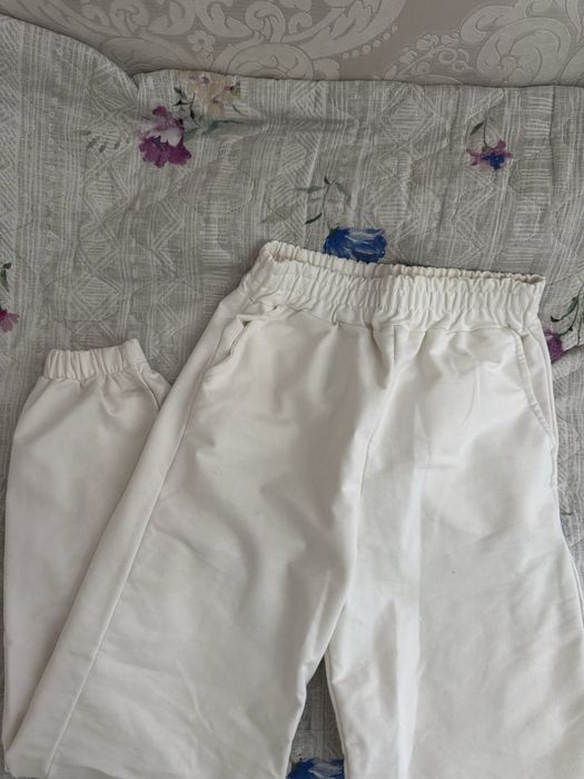 двойка, Турция, молочного цвета