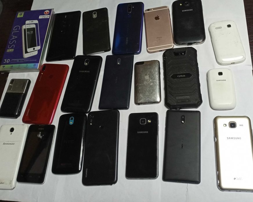 Лот от  телефони