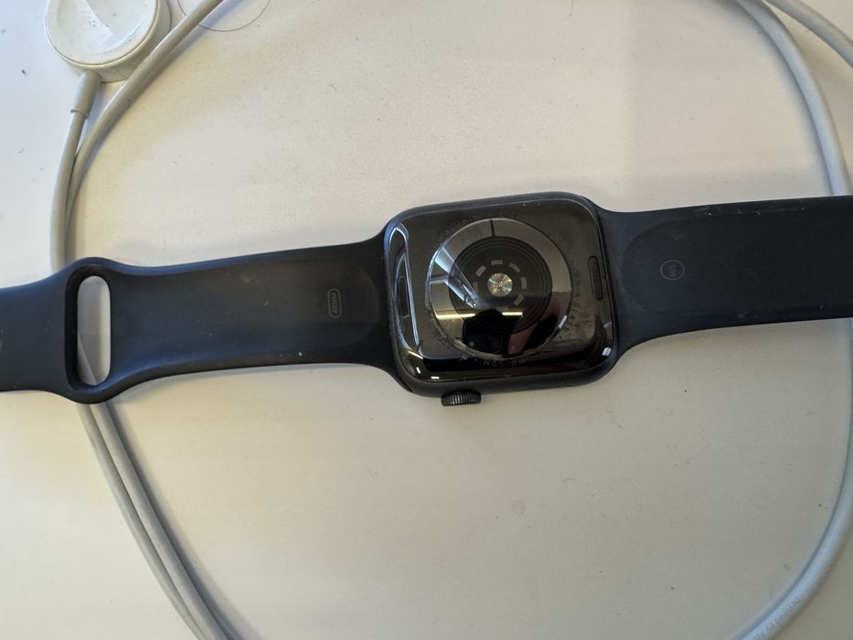 Apple Watch Series 5 44 мм