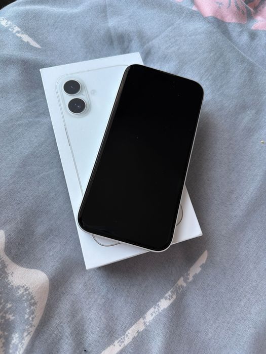iPhone 16 128GB White • 100% Battery • 2г Гаранция • Като нов