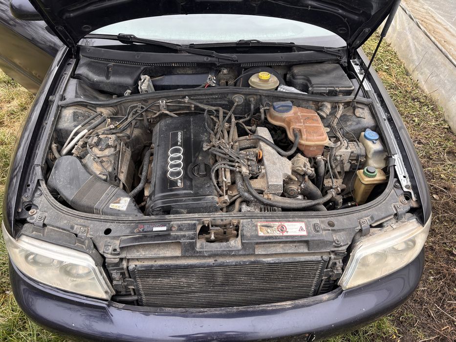 Audi a 4 b5, 1.8 benzina(dezmebrez sau vând)