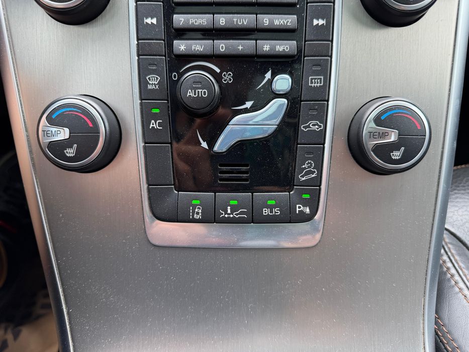 VOLVO XC60 2012 — imagine 2