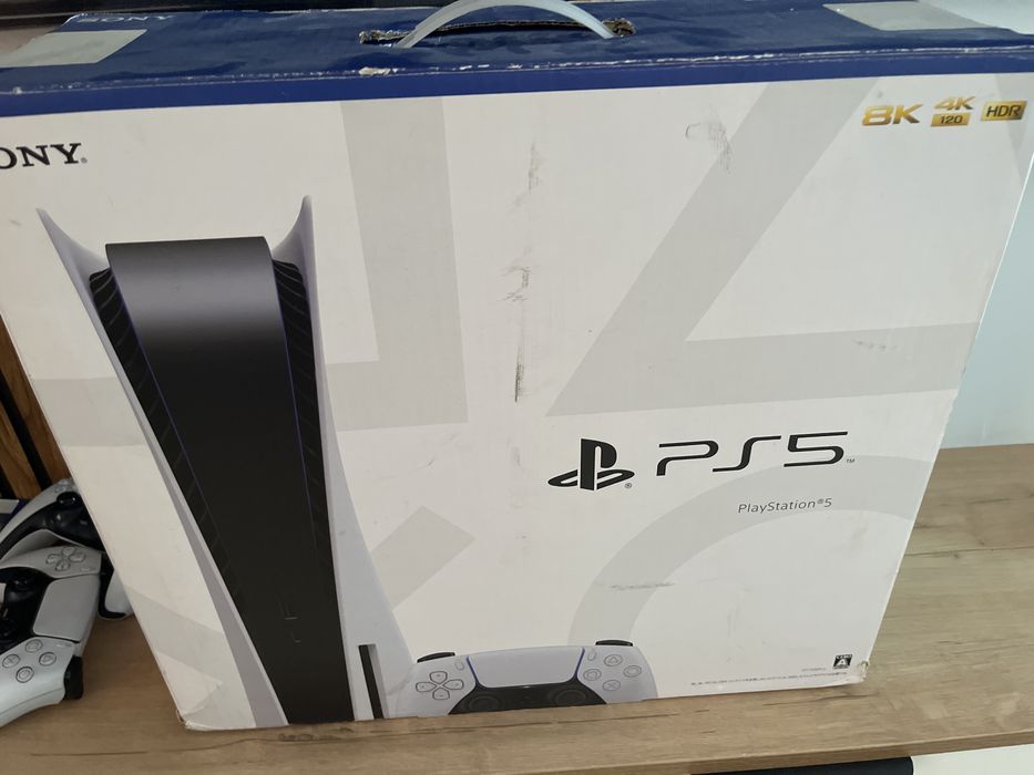 Продам PS-5 с подпиской игр