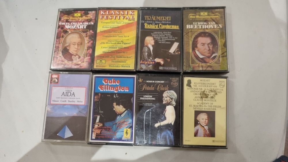 Различни касети .