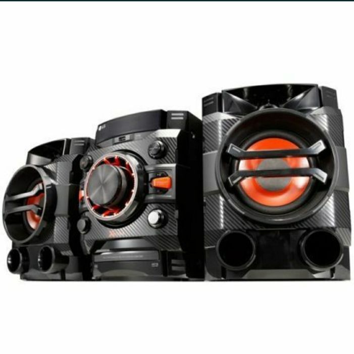 Музыкальный центр(Домашний кинотеатр)LG (CD,FM,Bluetooth,USB,AUX)