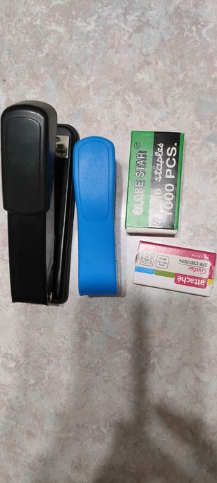 Степлер со скобами