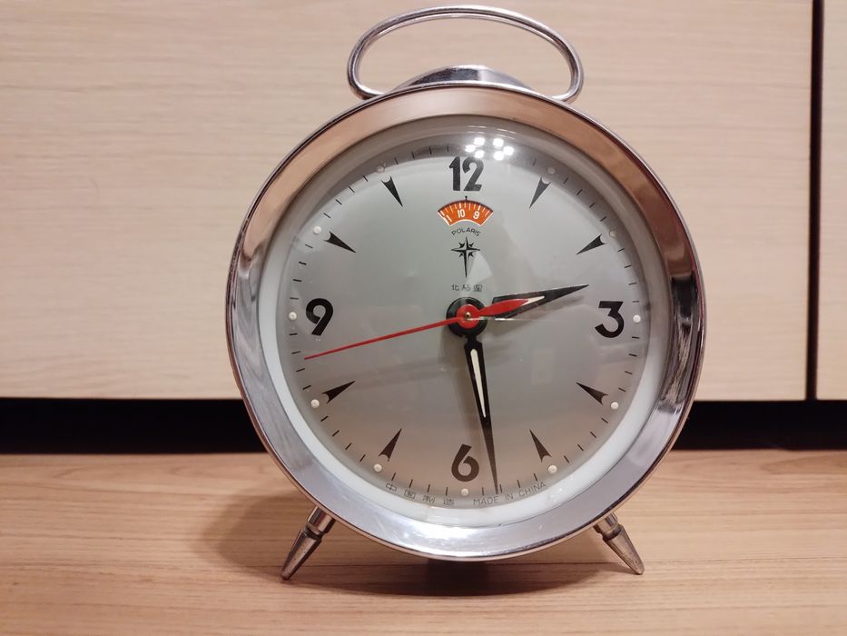 Ceas de masă mecanic chinezesc marca Polaris