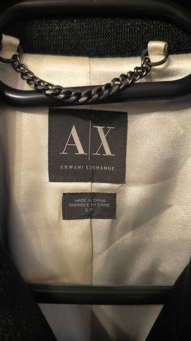 Тренч  Emporio  Armani
в черно