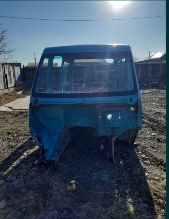 Продам кузовные детали