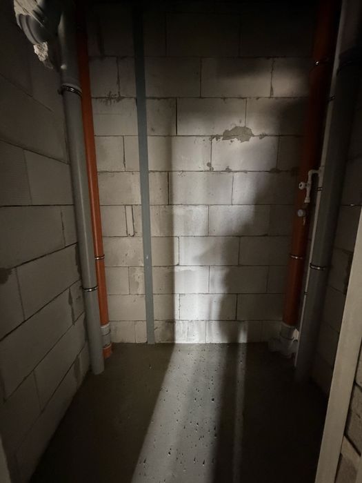 Продаётся квартира 2-етаж 80м2 2-комнотная