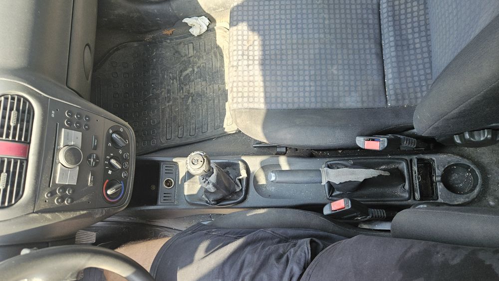 OPEL CORSA C  1.0 На части