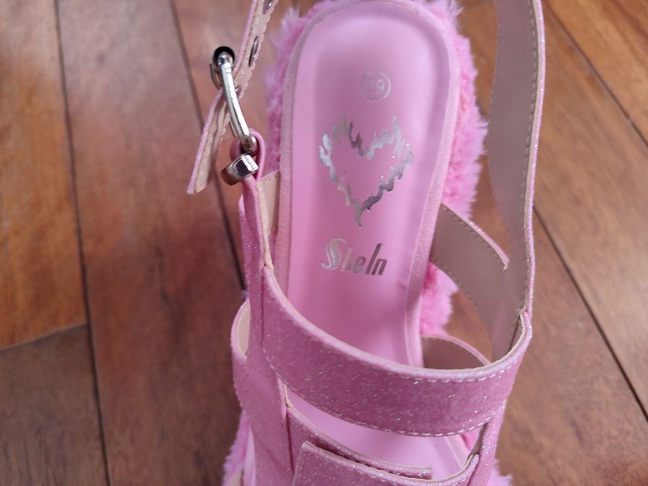 Екстравангардни обувки (за парти)