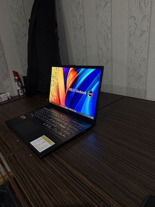 Asus vivobook go15 o led
