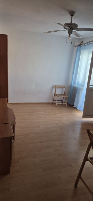 Închiriez garsonieră