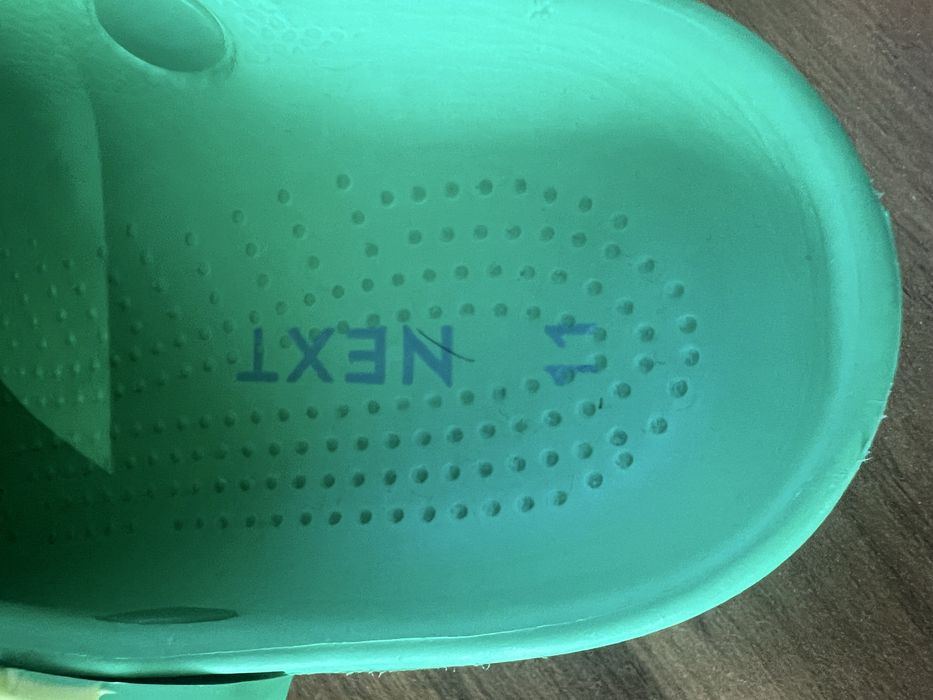 2 броя Кроксове Next - размер 11 (Eur 29)