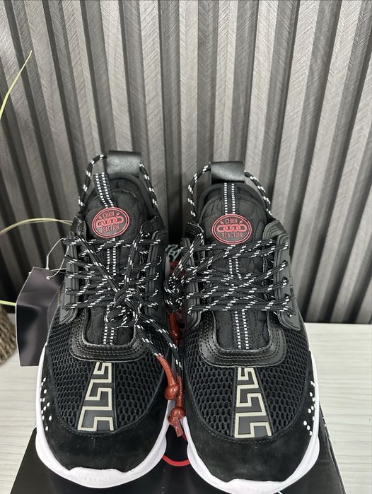 Versace chain reaction