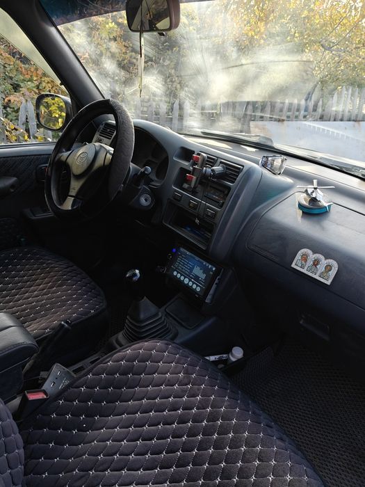 Toyota RAF 4 1997