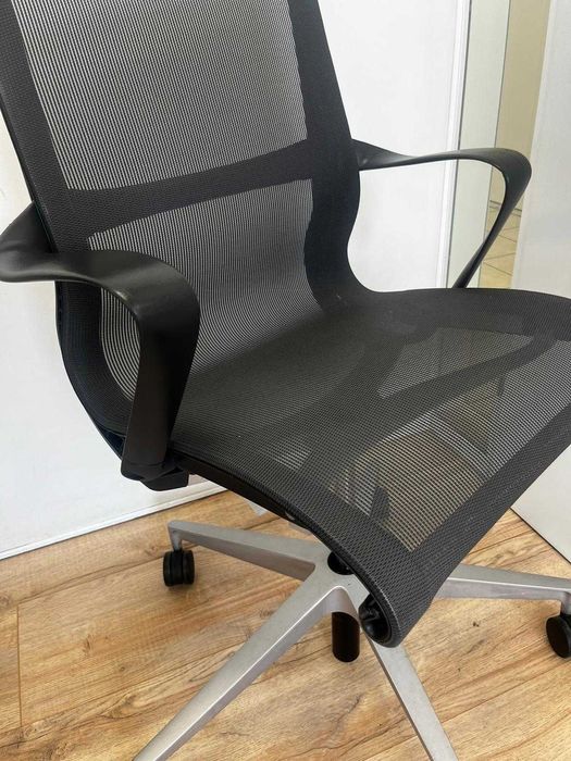 Refurbished Herman Miller Setu