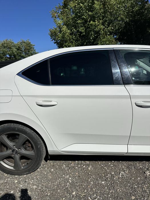 Usi dreapta / Portiere dreapta Skoda Superb 2015-2023