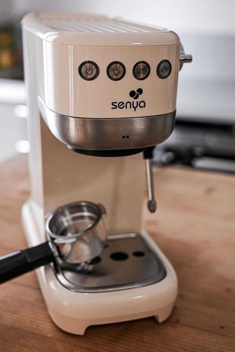 Кафемашина Senya Tasty 20 бара, кафе машина за еспресо и капучино 1300 W, термоблок, разпенител за мляко, автоматично изключване