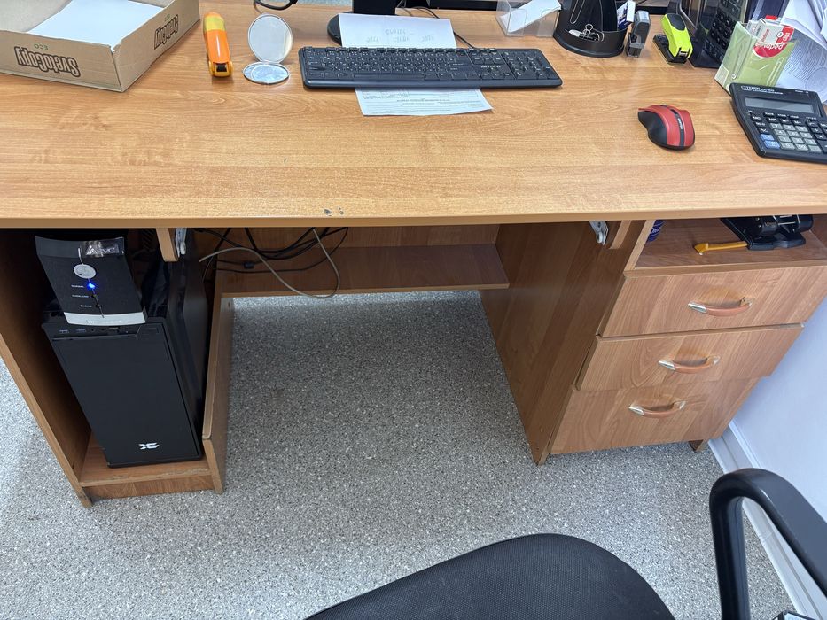 Продам срочно стол( столы)