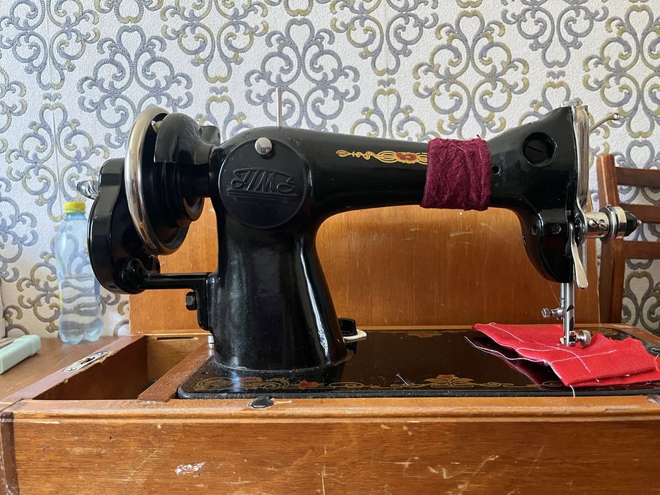 Швейная машинка механическая
