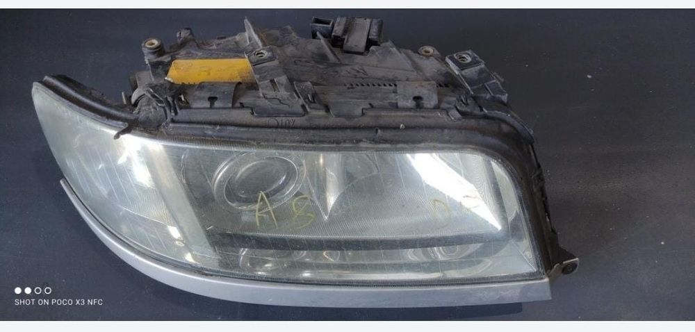 Far Dreapta Audi A8 D2  European 
Far Audi A8 D2 Xenon 1994-2002