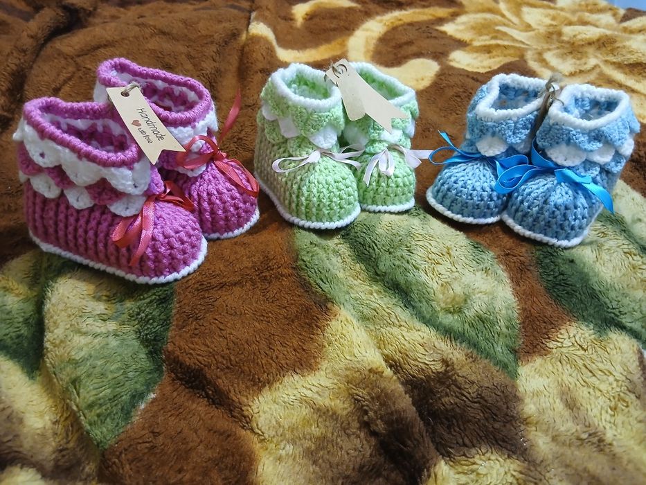 Пинетки крючком.