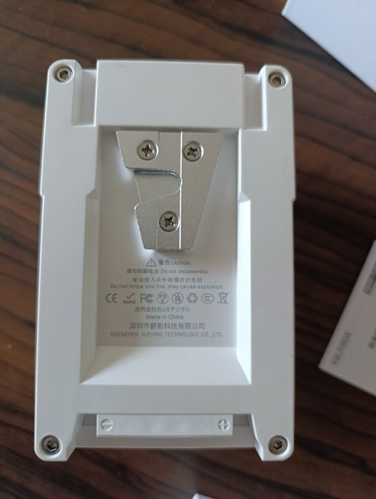 V Mount батерия за камери и осветление