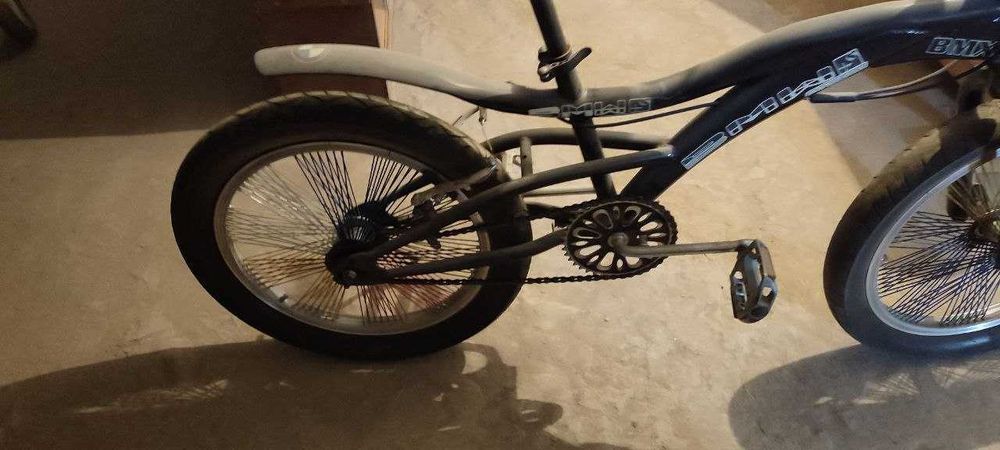 Срочно BMX велосипед сотилади (Срочно продается ВМХ велосипед)