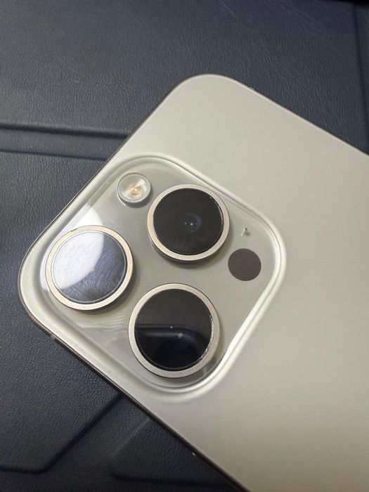 Продам срочно iphone 15 pro, 256 gb