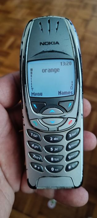 Nokia 6310i carcasa originala,nedesfacut cu sigiliu pe ea,bateriea tine 3 zile,testat in apel