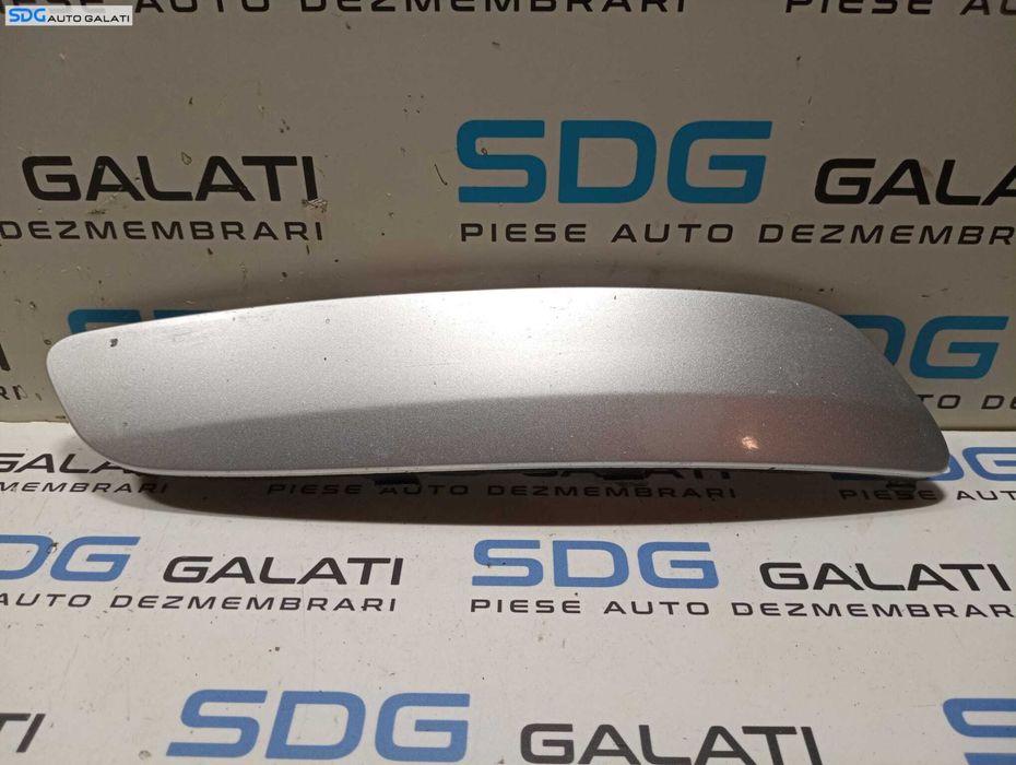 Bandou Ornament Dreapta de pe Spoiler Bara Fata Volkswagen Jetta 3 2005 - 2010 Cod 1K0807718B [M4890]