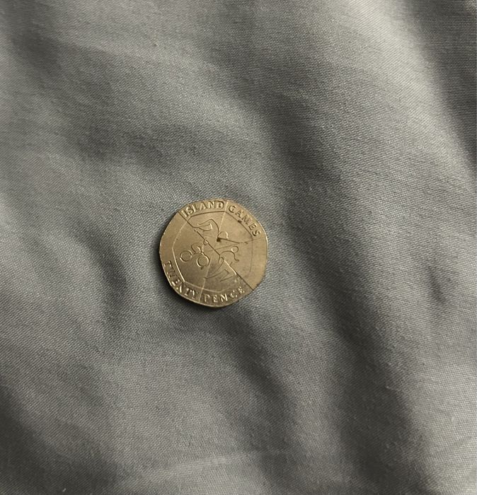 монета Елизаветы 2