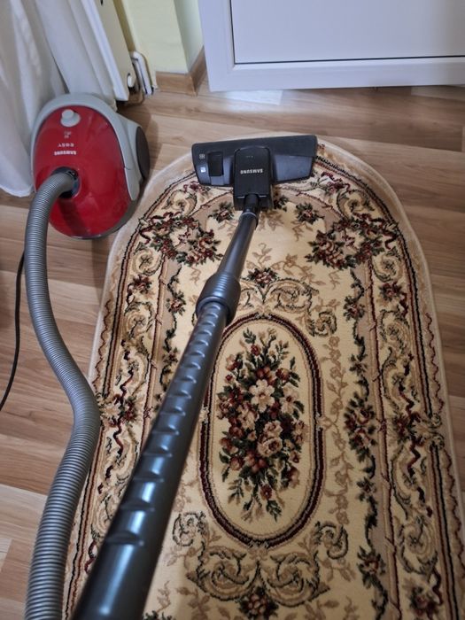Vând aspirator Samsung Easy