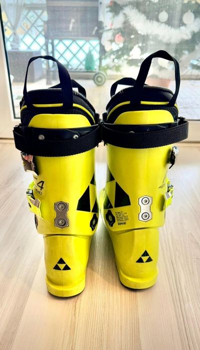 Vând clapari FISCHER Rc 4 - flex 140 masura 27-27.5